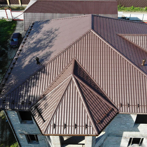 Монтаж сложной крыши и кровли в Холмске и Сахалинской области